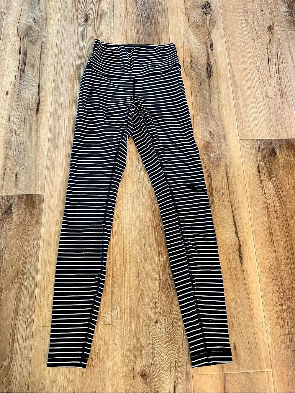 Lululemon Wunder Under High-Rise Tight 28" *Luxtreme size 4
